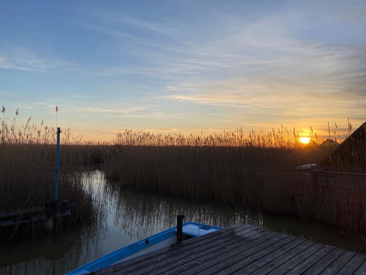 Seehuette Neusiedlersee - Pfahlbau Waterfront 1 Rust Ngoại thất bức ảnh